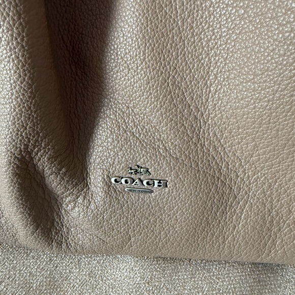 Coach Edie Shoulder Bag 31 with Tea Rose Tooling - Picture 3 of 16